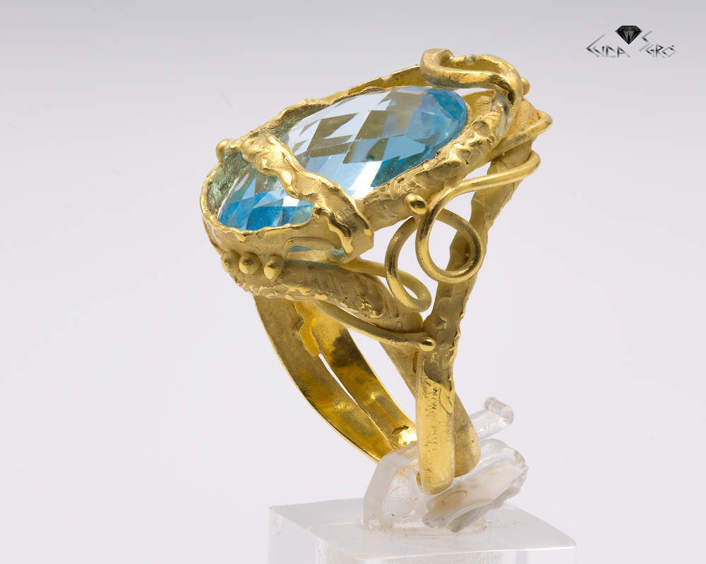 Anello Etrusco Topazio Azzurro